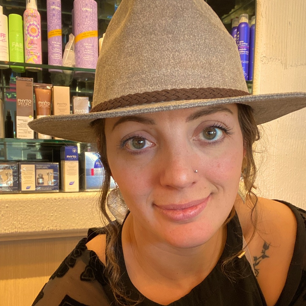 Meet your Posher, Britni